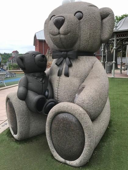 Teddy Bear Park teddy bear statue